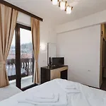 Guest house 2 Iosifova 3*