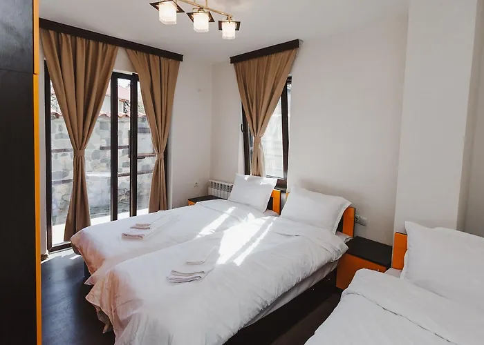 Konukevi 2 Iosifova 3*